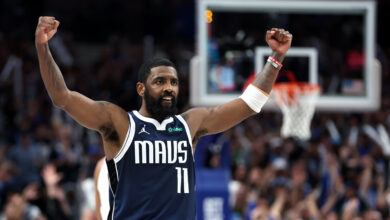 Kyrie Irving em jogo pelo Dallas Mavs