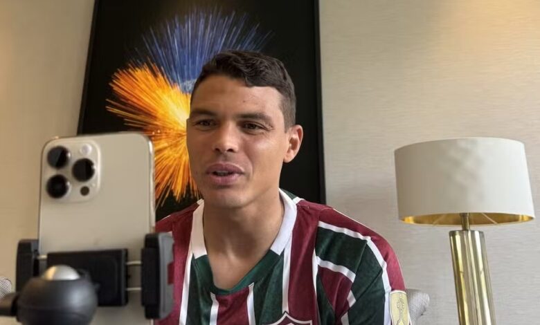 Thiago Silva com a camisa do Fluminense