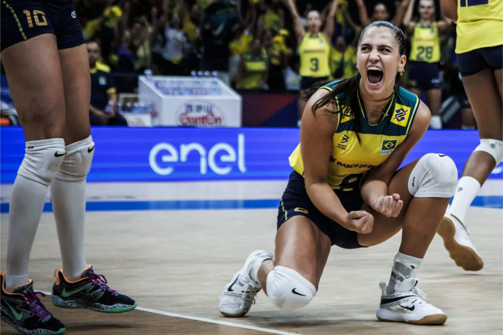 Júlia Kudiess vibra muito com vitória do Brasil 