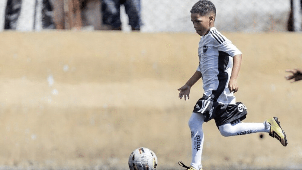 Criança de 9 anos que faria treino no Atlético-MG morre em chacina