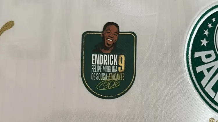 Camisa que Endrick dará de presente para todos os funcionários do Palmeiras