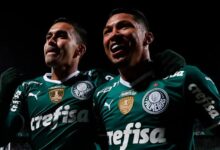 Dudu e Rony comemoram gol pelo Palmeiras