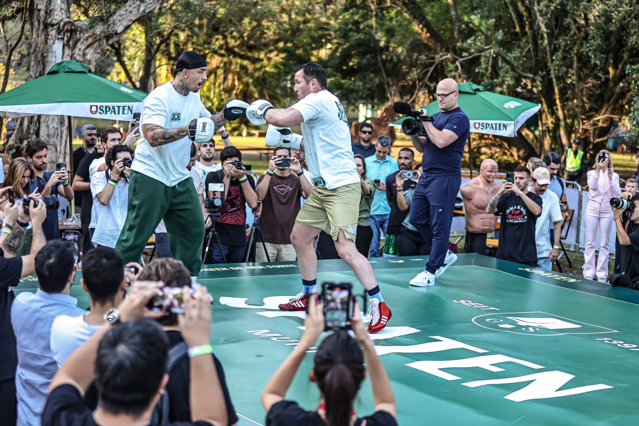 Chael Sonnen participou de treino aberto antes da 'Spaten Fight Night'