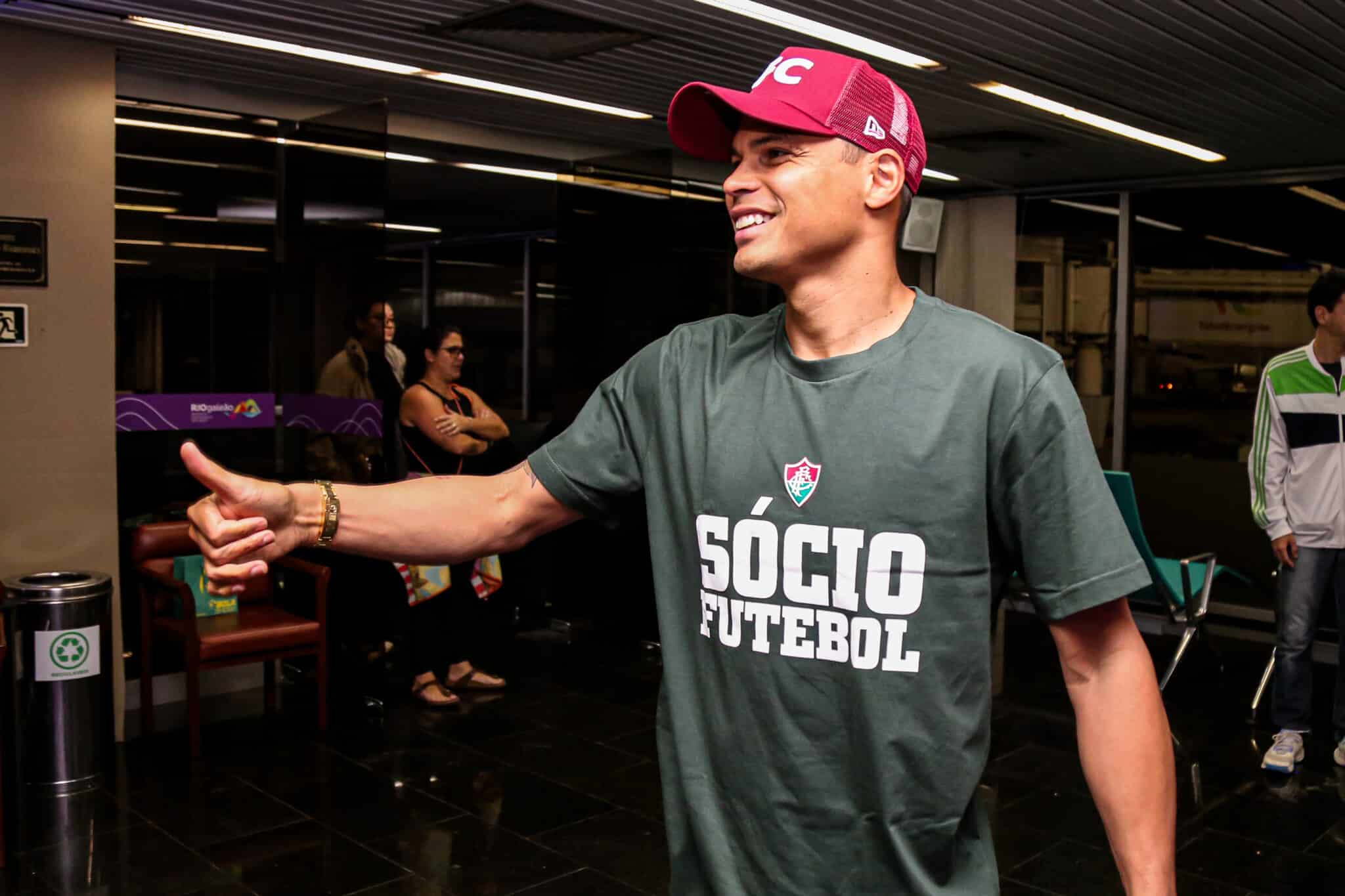 Thiago Silva em desembarque no Rio de Janeiro