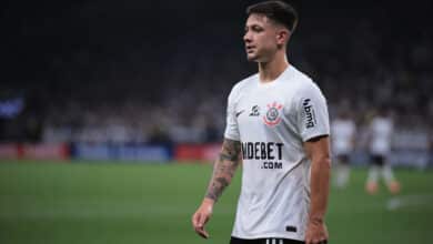 SP - SAO PAULO - 09/04/2024 - COPA SUL-AMERICANA 2024, CORINTHIANS X NACIONAL - Rodrigo Garro jogador do Corinthians durante partida contra o Nacional no estadio Arena Corinthians pelo campeonato Copa Sul-Americana 2024. Foto: Ettore Chiereguini/AGIF