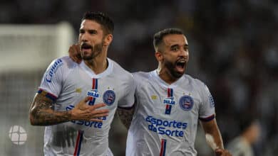 Caio Alexandre e Everaldo celebrando gol pelo Bahia