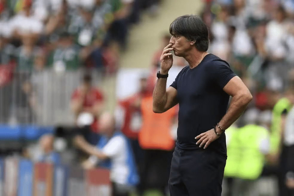 Assim como Joachim Low, Koeman também come meleca