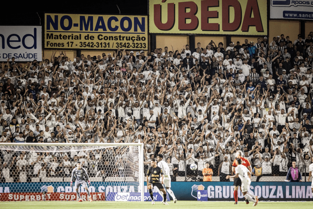 Carille analisa terceira derrota seguida do Santos: "A culpa é de todos nós"