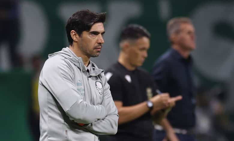 Abel Ferreira em jogo pelo Palmeiras