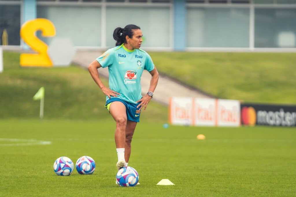 Marta em treino da Seleção