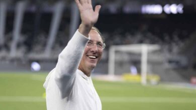 RJ - RIO DE JANEIRO - 17/07/2024 - BRASILEIRO A 2024, BOTAFOGO X PALMEIRAS - John Textor dono da SAF do Botafogo antes da partida contra o Palmeiras no estadio Engenhao pelo campeonato Brasileiro A 2024. Foto: Jorge Rodrigues/AGIF