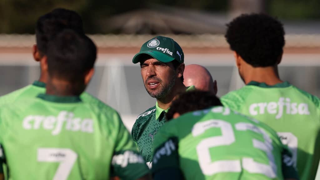 Abel Ferreira em treino do Palmeiras