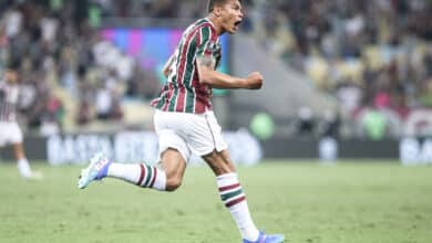 Thiago Silva comemora gol em Fluminense x Grêmio