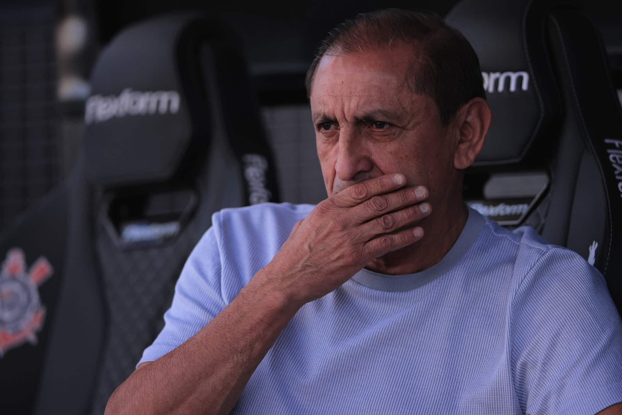 SP - SAO PAULO - 04/08/2024 - BRASILEIRO A 2024, CORINTHIANS X JUVENTUDE - Ramon Diaz tecnico do Corinthians durante partida contra o Juventude no estadio Arena Corinthians pelo campeonato Brasileiro A 2024. Foto: Ettore Chiereguini/AGIF