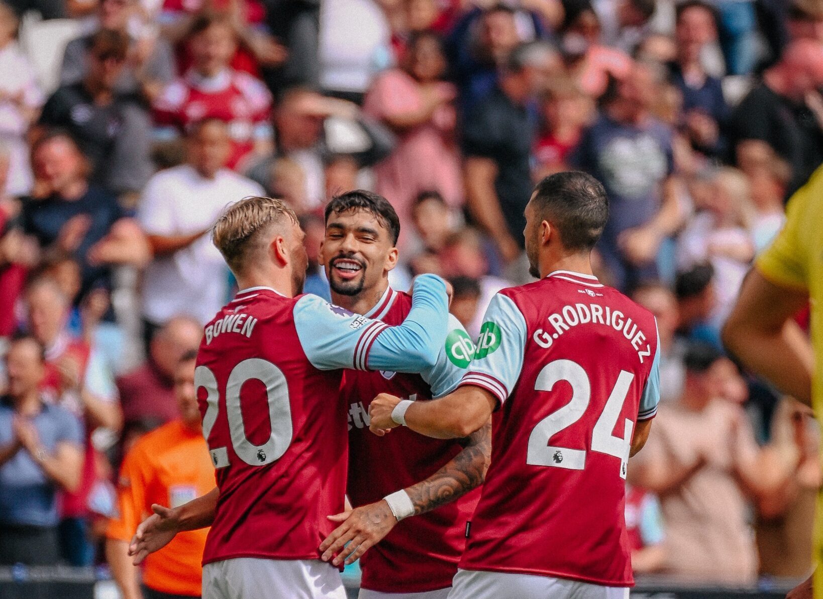 Lucas Paquetá comemorando gol pelo West Ham