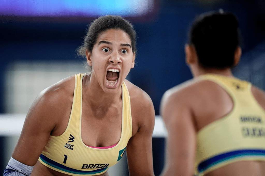 Ana Patrícia e Duda vibram em vitória sobre as japonesas - Foto: Alexandre Loureiro/COB