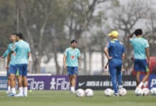 Lucas Paquetá em treino da seleção brasileira