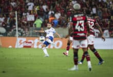 Everton Ribeiro em ação durante o jogo entre Bahia x Flamengo