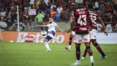 Everton Ribeiro em ação durante o jogo entre Bahia x Flamengo