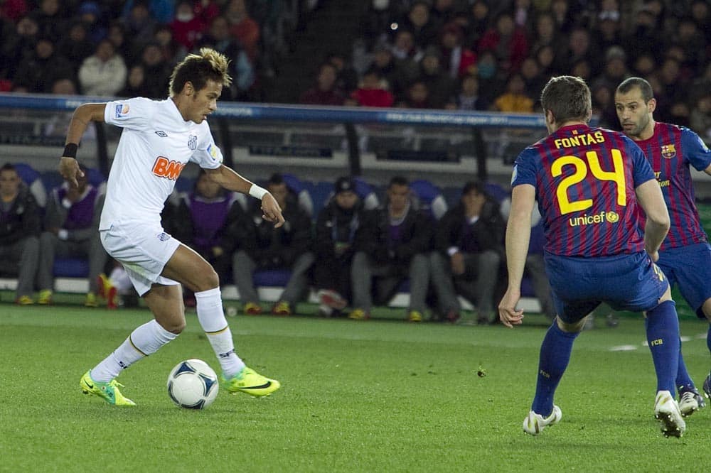 Neymar já foi top 10 na Bola de Ouro jogando no Santos