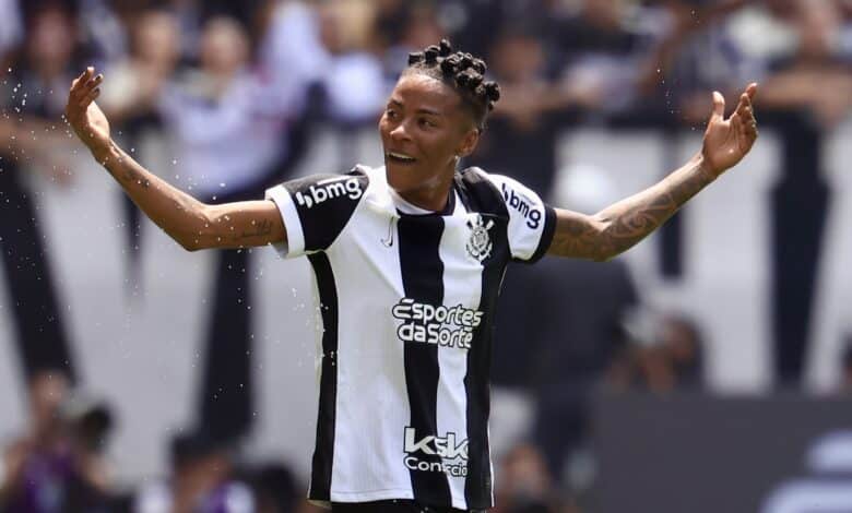 Carol Nogueira comemorando gol do Corinthians na final do Brasileirão Feminino