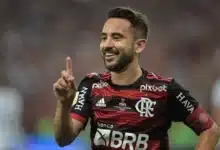 Everton Ribeiro pelo Flamengo