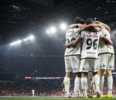 Rafael Paiva comenta momento de tensão antes de classificação do Vasco: "Sabíamos que iríamos sofrer"