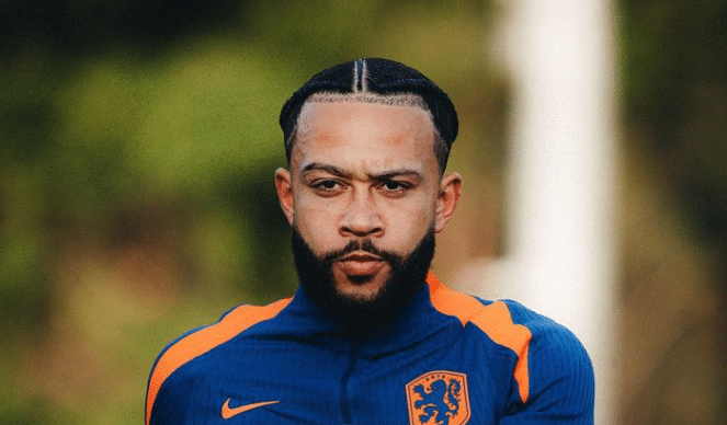 Corinthians fecha contratação de Memphis Depay