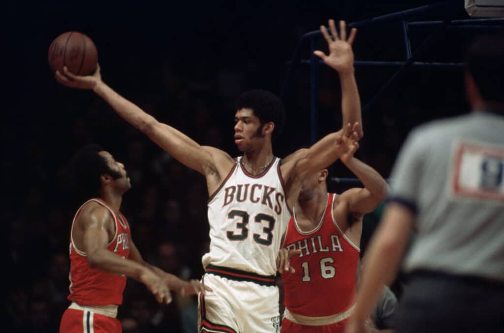 Kareem Abdul-Jabbar em jogo da NBA