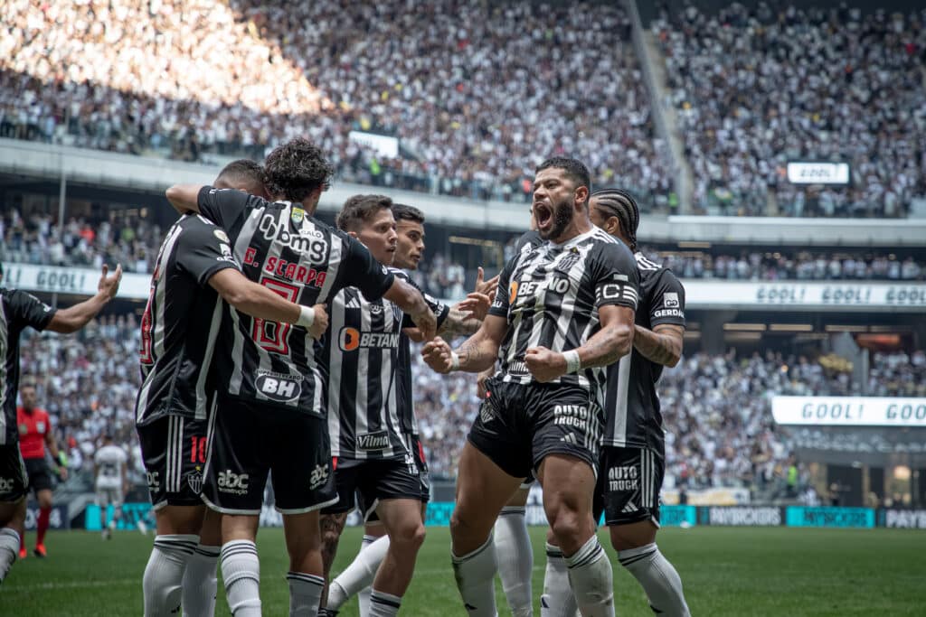 Contra Léo Jardim, Hulk tem média de uma participação em gol por jogo