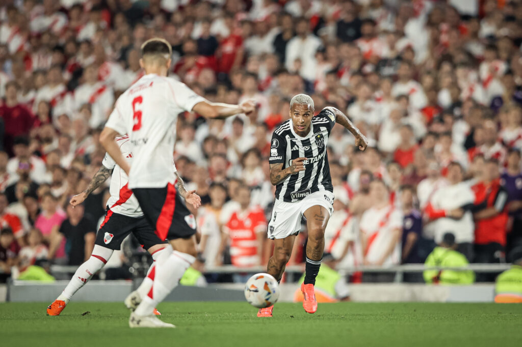 Everson segura o River Plate, e Atlético-MG é o primeiro finalista da Libertadores