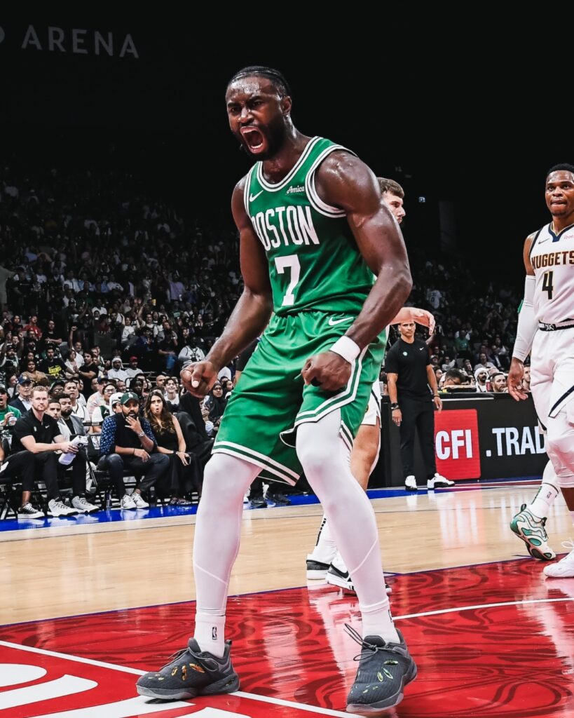 Jaylen Brown pelo Boston Celtics