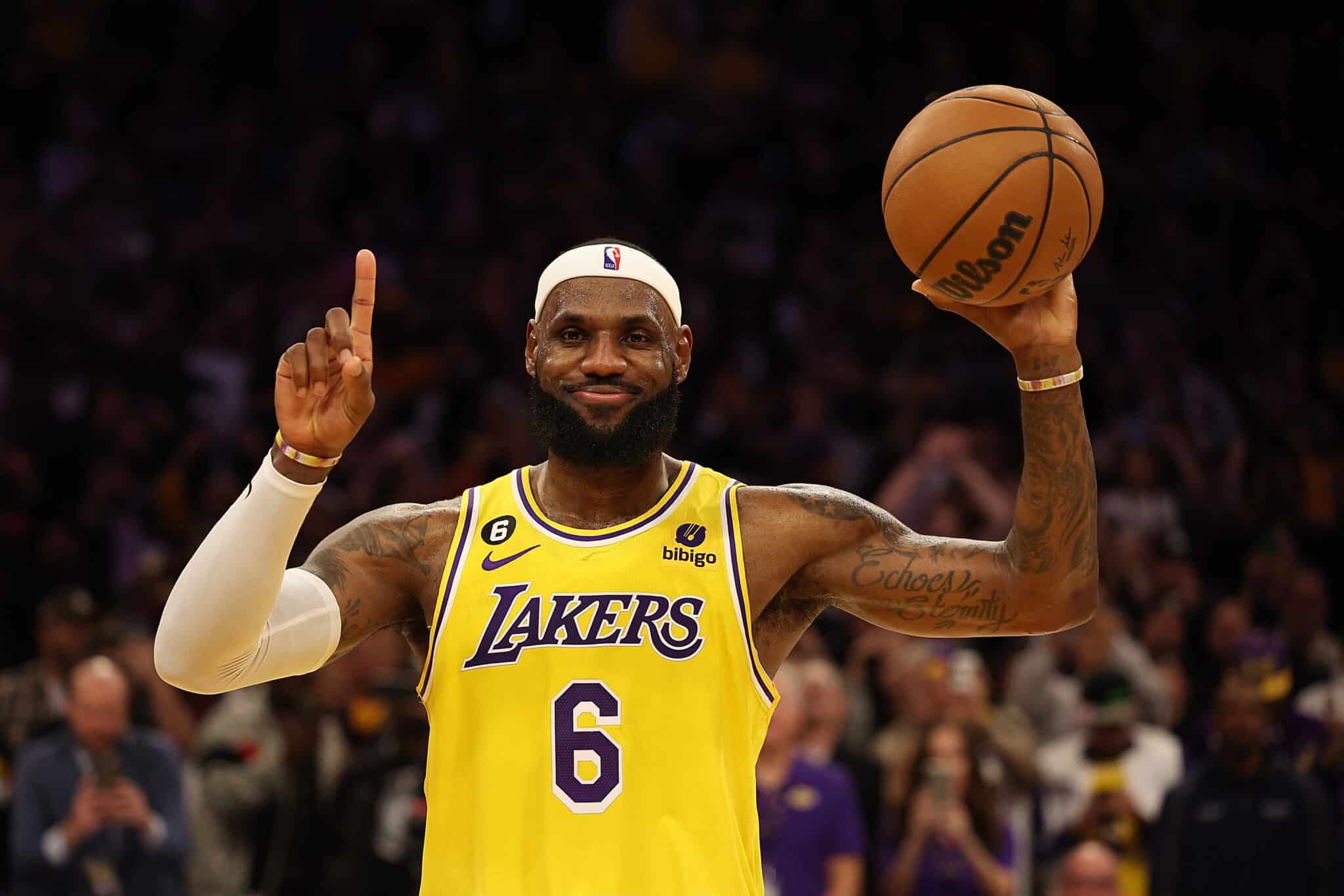 LeBron James pelo Los Angeles Lakers