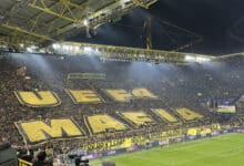 Mosaico de protesto do Borussia Dortmund contra a Uefa