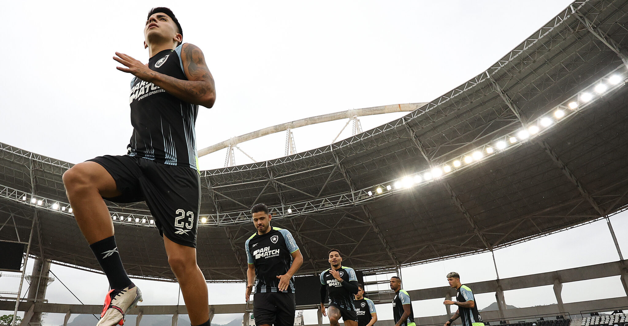 Elenco do Botafogo durante treinamento