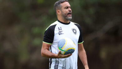 Artur Jorge em treino do Botafogo