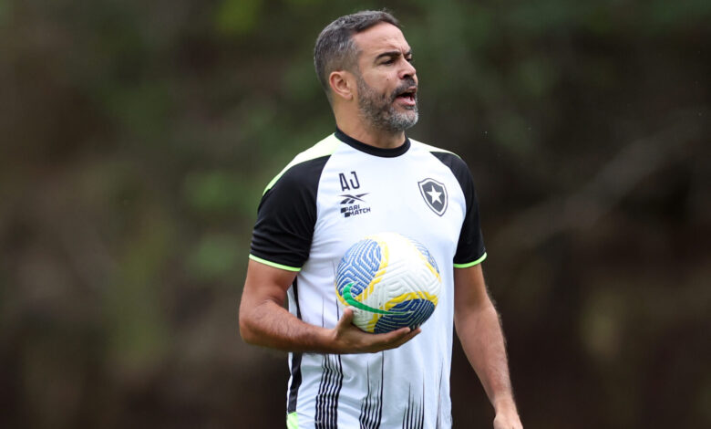 Artur Jorge em treino do Botafogo