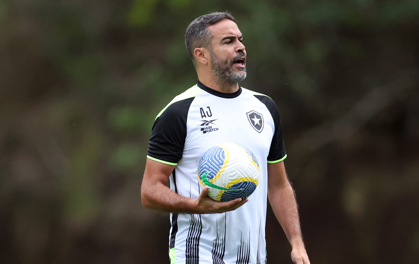 Artur Jorge em treino do Botafogo