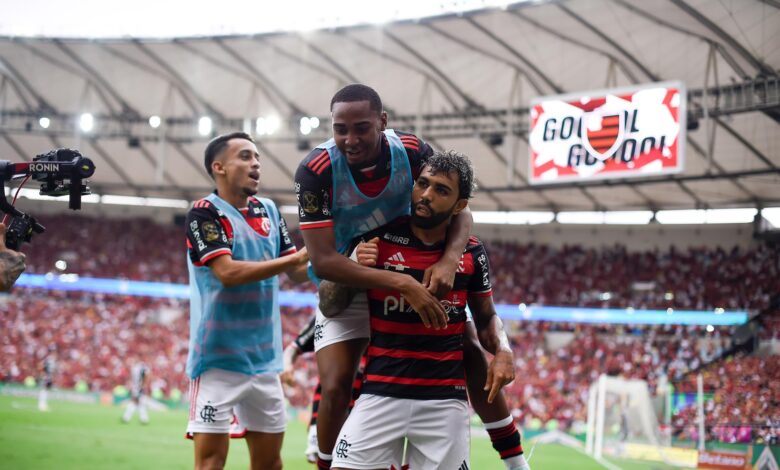 Gabigol comemorando gol pelo Flamengo