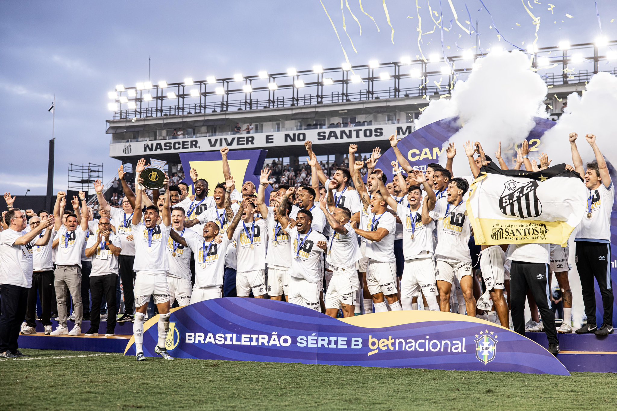 Santos celebrando título da Série B