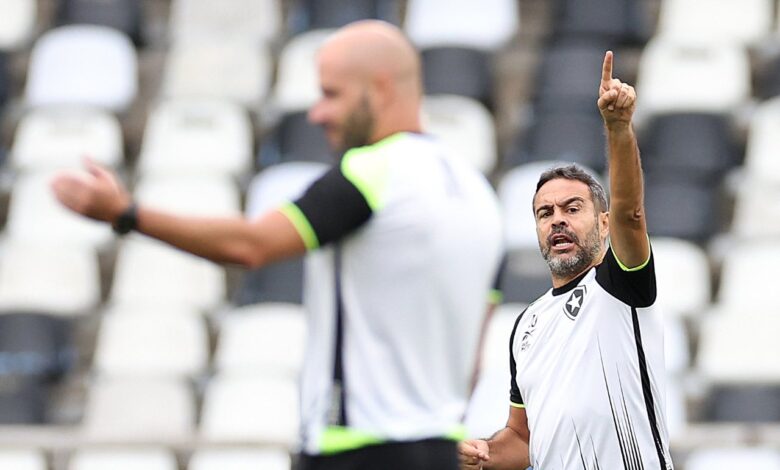 Artur Jorge em treino do Botafogo