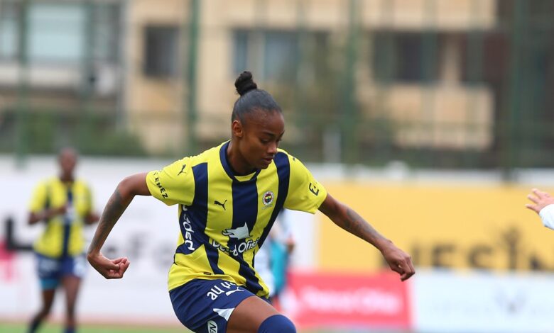 Marta Cintra pelo Fenerbahçe